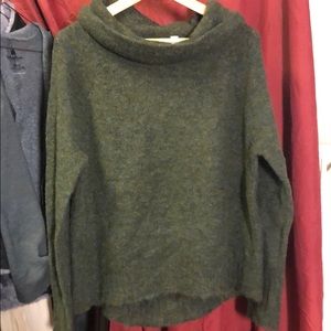 R D Style sweater